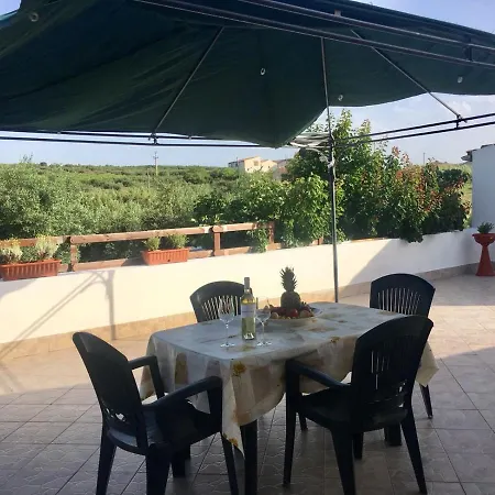 Casale Rustico Con Piscina * Alcamo